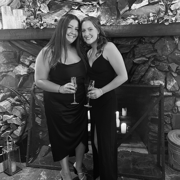 Meet your Posher, Madison - Picture 1 of 1